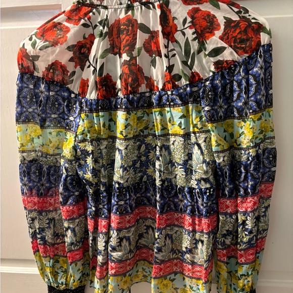 Alice and Olivia XS blouse, perfect condition. - Picture 3 of 3